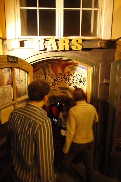 Night club in the old town of Riga — Stock Photo, Image