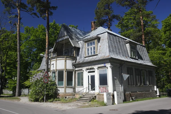 Jurmala şehir içinde ahşap ev
