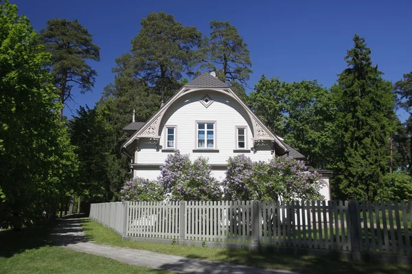 Jurmala şehir içinde ahşap ev