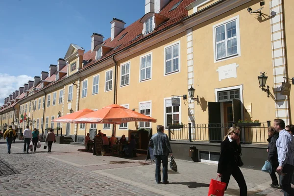 Улица в старом городе Риги — стоковое фото