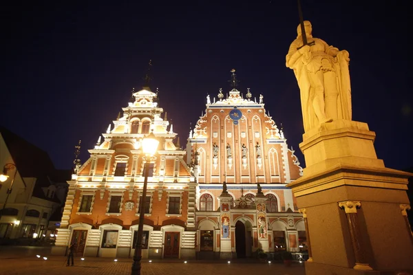 Maison des points noirs dans la ville de Riga — Photo