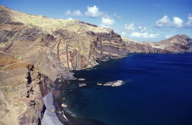 Madeira Adası'nın kuzey kıyısında, manzara 