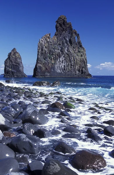 Landskapet och kusten på stan i Porto Moniz — Stockfoto