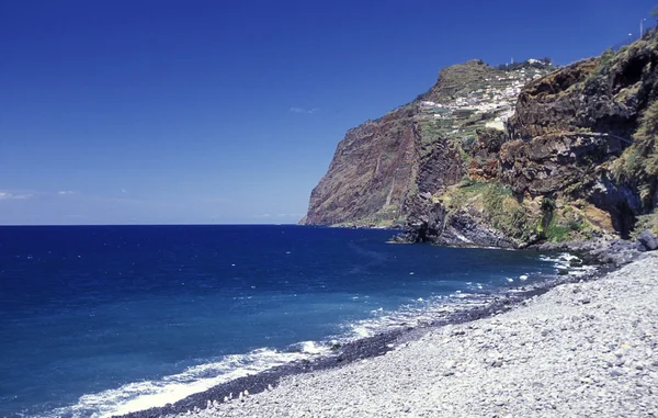Strand van Camara de lobosl op het eiland Madeira — Stockfoto