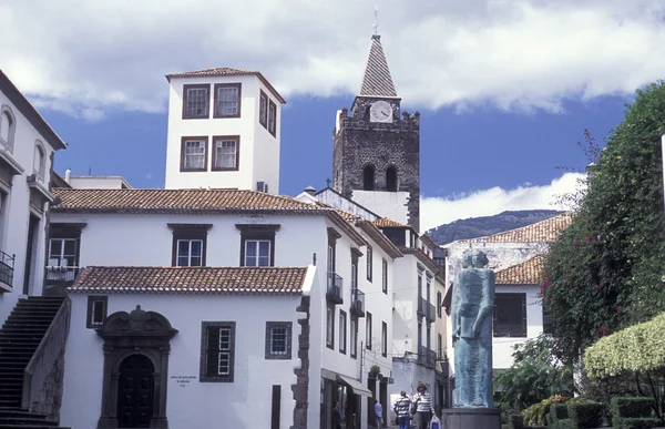 Centro de la ciudad en el casco antiguo de Funchal —  Fotos de Stock