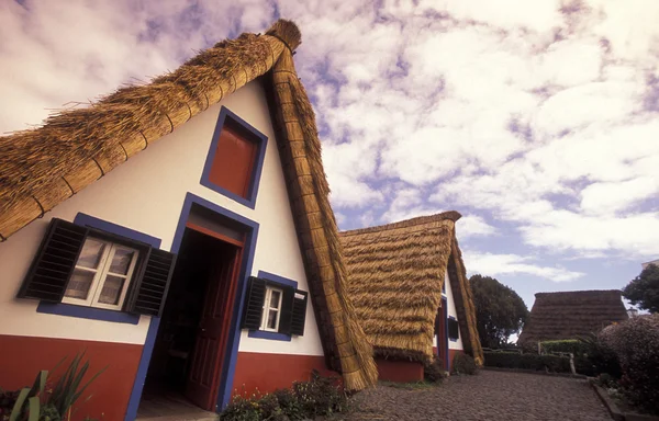 Traditionelle ländliche häuser in portugal — Stockfoto