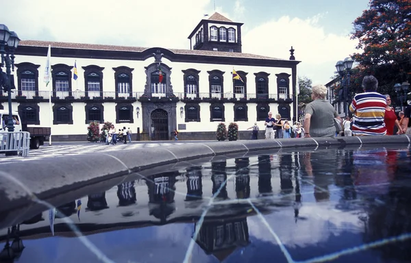 Plaza en el casco antiguo de Funchal —  Fotos de Stock