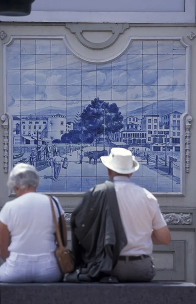 Tradiční dlaždice nebo Azulejos v Portugalsku — Stock fotografie