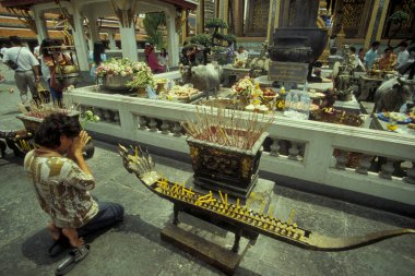 Southeastasia 'da, Tayland' ın Bangkok şehrinde, ko ratanakosin 'de Wat Phra Kaew' da düzenlenen törende. Tayland, Bangkok, Nisan 2001