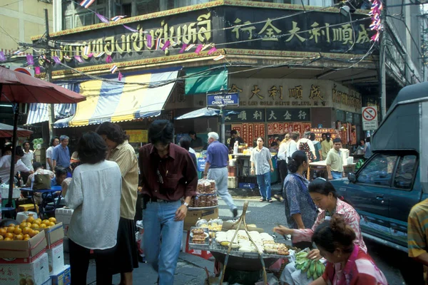 시장은 태국의 수도인 태국의 방콕에 타운에 위치하고 2001 — 스톡 사진