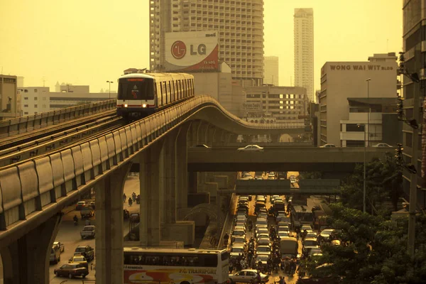 Een Skytrain Bts Station Stad Bangkok Thailand Zuidoost Azië Thailand — Stockfoto