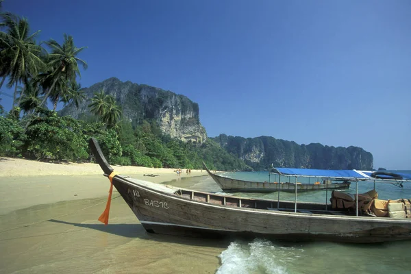 Παραλία Woodboats Στο Καπέλο Phra Nang Beach Στο Railay Κοντά — Φωτογραφία Αρχείου