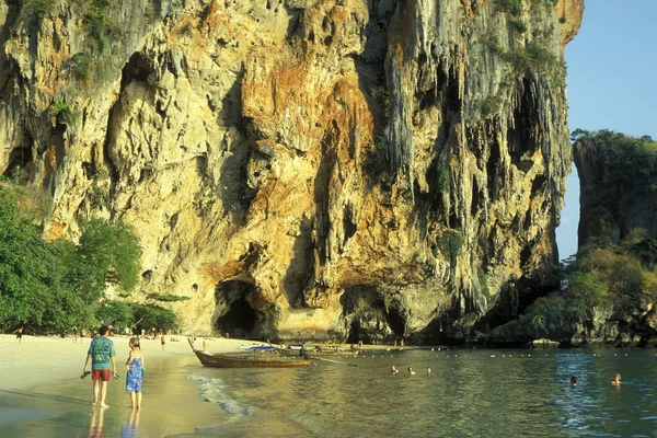 Het Strand Bij Hoed Phra Nang Beach Bij Railay Buurt — Stockfoto