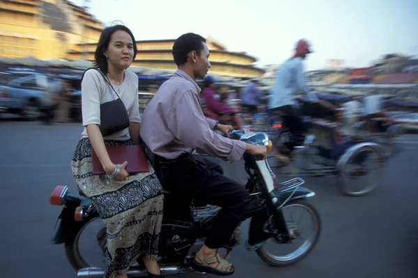 Moto Una Strada Nella Città Phnom Penh Della Cambogia Cambogia — Foto Stock