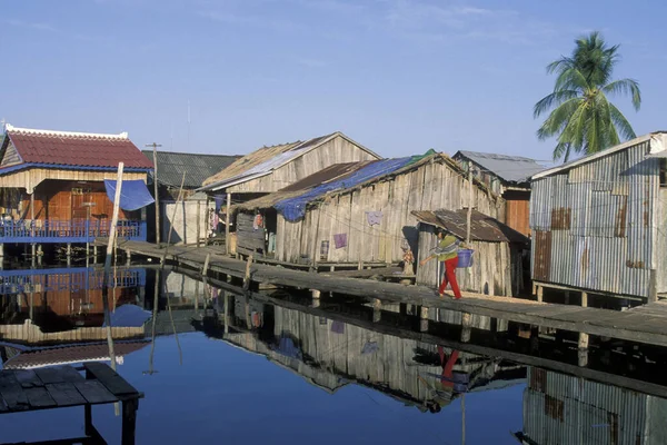 柬埔寨南部Sihanoukville镇附近渔港的渔村 柬埔寨 Sihanoukville 2001年2月 — 图库照片