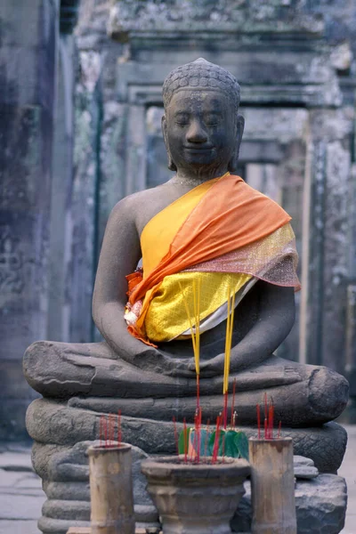 Uma Estátua Buddha Velha Temple Bayon Ruínas Tempel Angkor Thom — Fotografia de Stock