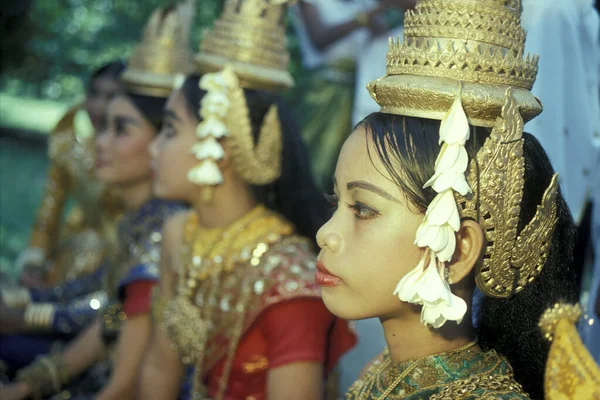 Танцовщицы Кхмер Апсара Храме Преах Хана Храмовом Городе Ангкор Недалеко — стоковое фото