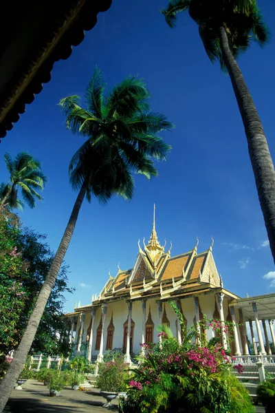 柬埔寨金边市皇家宫的建筑 柬埔寨 2001年2月 — 图库照片