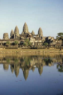  Angkor Wat Tapınağı Kamboçya 'nın batısındaki Siem Reap şehrinin yakınındaki Angkor Tapınağı. Kamboçya, Siem Reap, Şubat 2001