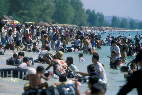 Cambodian People Public Holiday Beach Golf Thailand Town Sihanoukville South — Stock Photo, Image