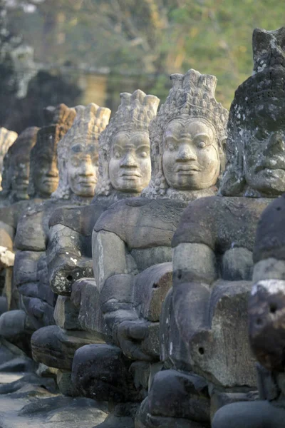 Faccia Pietra Ponte Della Porta Sud Alla Città Angkor Tom — Foto Stock