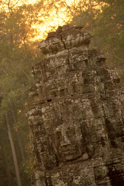 Steinwand Bayon Tempel Den Tempelruinen Von Angkor Thom Der Tempelstadt — Stockfoto