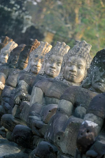 Faccia Pietra Ponte Della Porta Sud Alla Città Angkor Tom — Foto Stock