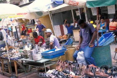 Karayip Denizi 'ndeki Küba' da Havana şehrinde bir pazar. Küba, Havana, Ekim 2005