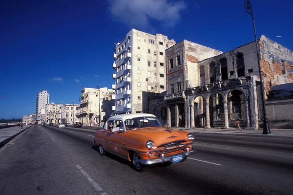 Old American Cars Malecon Road Road City Havana Cuba Caribbean — Stock Photo, Image