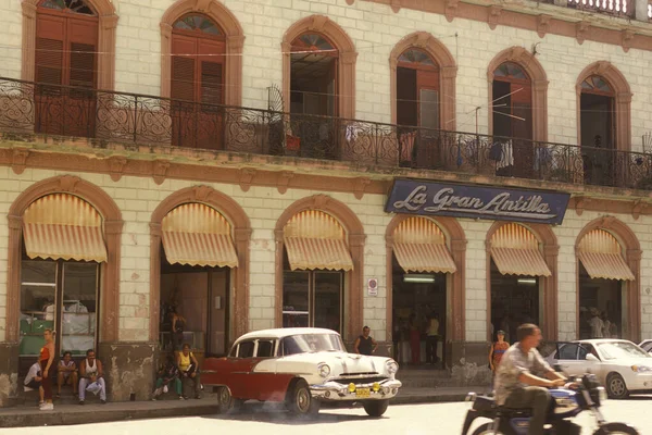 Oude Amerikaanse Auto Een Weg Stad Havana Cuba Caribische Zee — Stockfoto