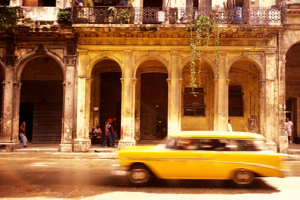 Old American Cars Road City Havana Cuba Caribbean Sea Cuba — Stock Photo, Image