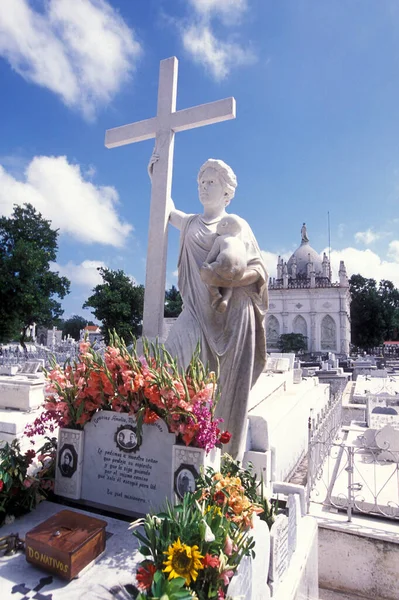 Una Tumba Cementerio Necrópolis Cristóbal Colón Ciudad Habana Cuba Mar — Foto de Stock
