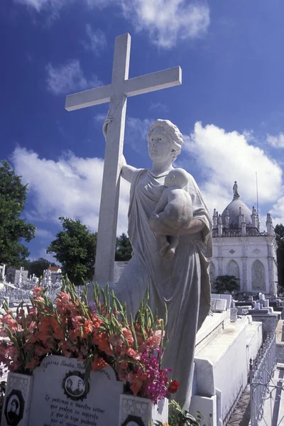 Una Tumba Cementerio Necrópolis Cristóbal Colón Ciudad Habana Cuba Mar — Foto de Stock