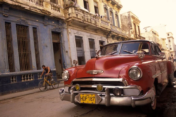Stará Americká Auta Silnici Městě Havana Kubě Karibském Moři Kuba — Stock fotografie