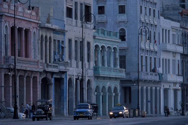 Architektura Drodze Malecon Road Mieście Hawana Kubie Morzu Karaibskim Kuba — Zdjęcie stockowe