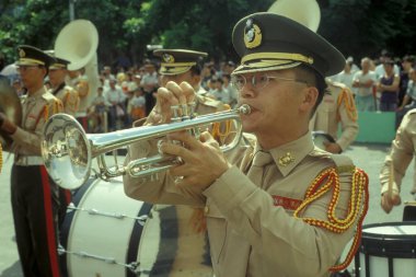 4. ABD Ulusal Günü 'nde Tayvan ordusunun askerleriyle bir tören. Temmuz ayında Doğu Aasia Tayvan 'ın Kaohsiung şehrinde. Tayvan, Taipei, Mayıs 2001 