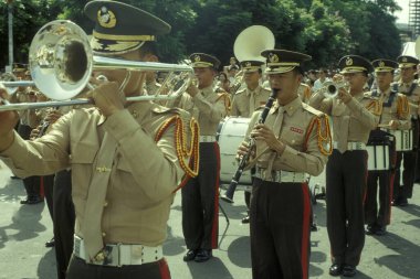 4. ABD Ulusal Günü 'nde Tayvan ordusunun askerleriyle bir tören. Temmuz ayında Doğu Aasia Tayvan 'ın Kaohsiung şehrinde. Tayvan, Taipei, Mayıs 2001 