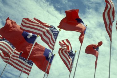 ABD ve Tayvan bayrağı ABD Ulusal Günü 'nde. Temmuz ayında Doğu Aasia Tayvan 'ın Kaohsiung şehrinde. Tayvan, Taipei, Mayıs 2001 