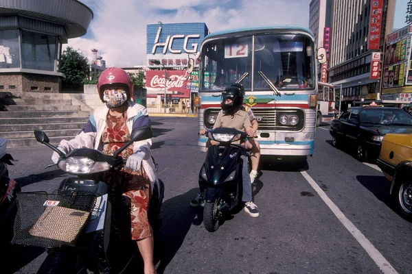 Une Moto Sur Une Route Dans Centre Ville Taipei Taïwan — Photo