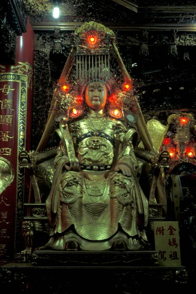 東アジアの台湾の台北市の中心部にある中国の龍山寺 2001年5月 — ストック写真