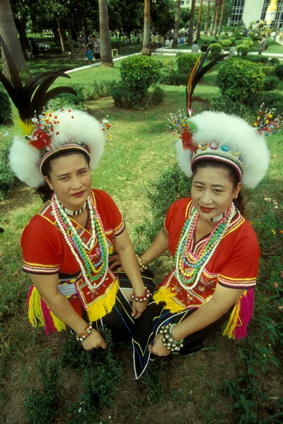Kobiety Tradycyjnej Sukni Tajwańskiej Imprezie Centrum Tajpej Tajwanie Azji Wschodniej — Zdjęcie stockowe