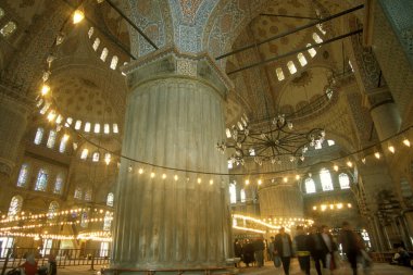 İstanbul 'un eski İstanbul kentindeki Sultan Ahmed Camii veya Mavi Cami. Türkiye, İstanbul, Mayıs 2002