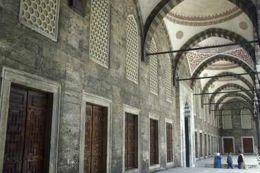 İstanbul 'un eski İstanbul kentindeki Sultan Ahmed Camii veya Mavi Cami. Türkiye, İstanbul, Mayıs 2002