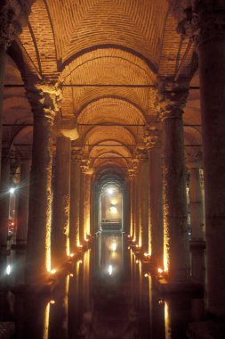Türkiye 'nin İstanbul kentindeki saraydaki sarayın batması ya da sarayın sarayı. Türkiye, İstanbul, Mayıs 2002