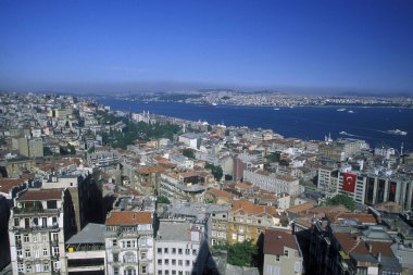İstanbul 'da Karaköy ve Galata' nın kent manzarası. Türkiye, İstanbul, Mayıs 2002