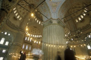 İstanbul 'un eski İstanbul kentindeki Sultan Ahmed Camii veya Mavi Cami. Türkiye, İstanbul, Mayıs 2002