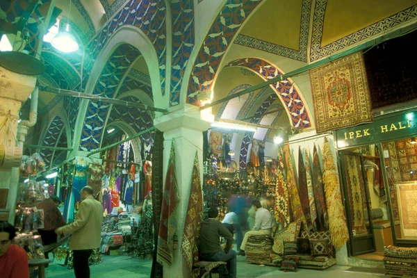 터키의 이스탄불에 Old Souq Bazaar Kapali Carsi 시장의 상점이다 이스탄불 — 스톡 사진