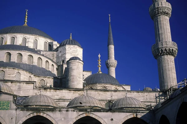 土耳其伊斯坦布尔古城的苏丹艾哈迈德清真寺或蓝色清真寺 土耳其 伊斯坦布尔 2002年5月 — 图库照片