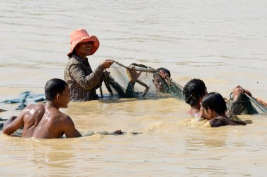 Asya Kamboçya siem riep tonle sap