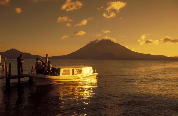 Latinamerika Guatemala sjön Atitlan — Stockfoto